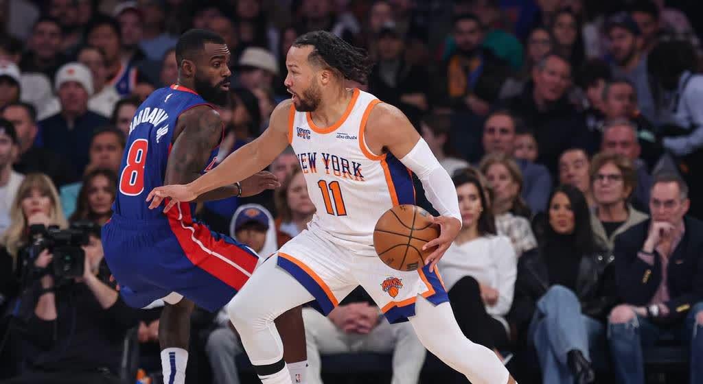 关于活塞队遭遇失利，球迷对主教练提出质疑的信息