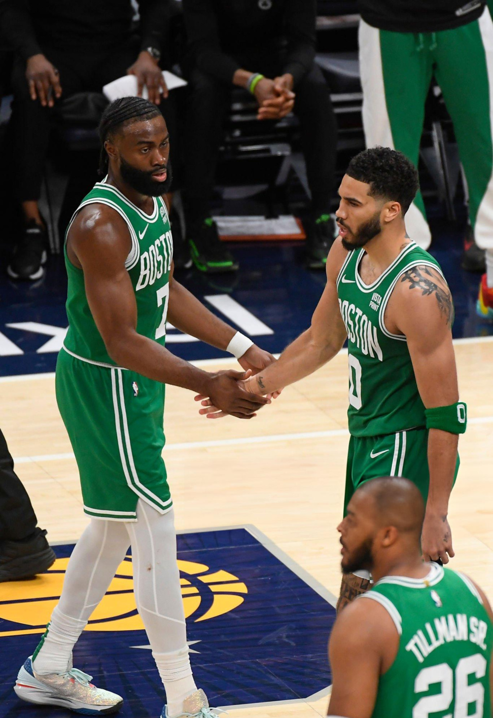 凯尔特人击败湖人，斯玛特全场积极防守的简单介绍