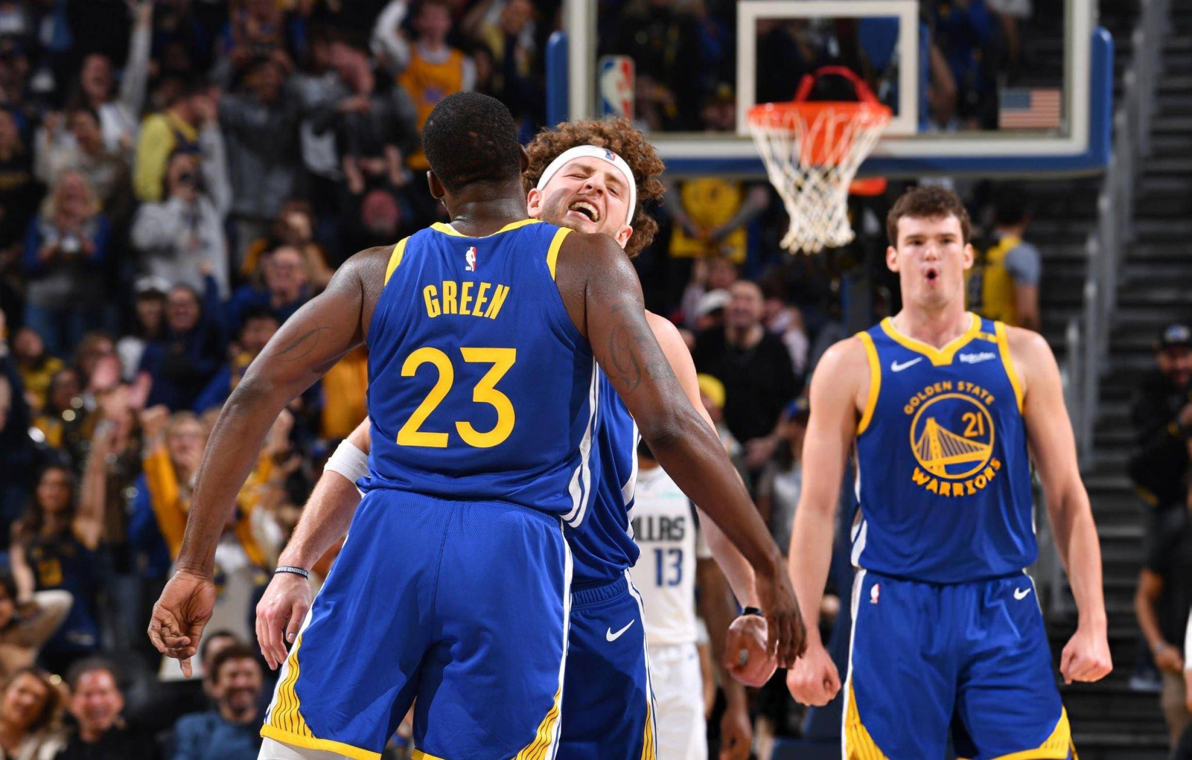 勇士击败森林狼，库里发威三分开火