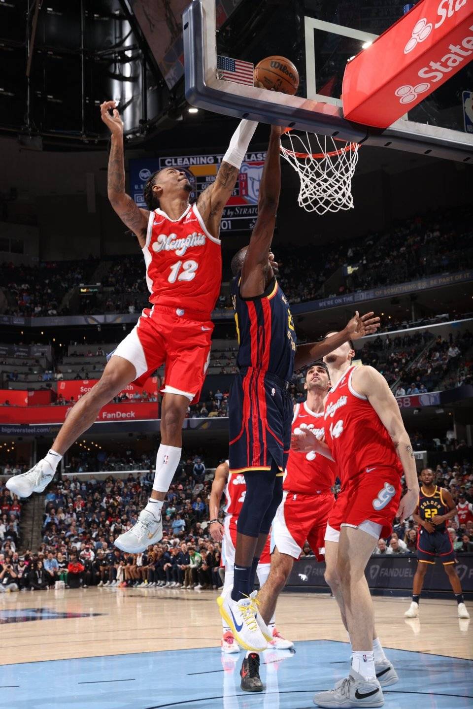 灰熊连胜止步，遭遇活塞逆转