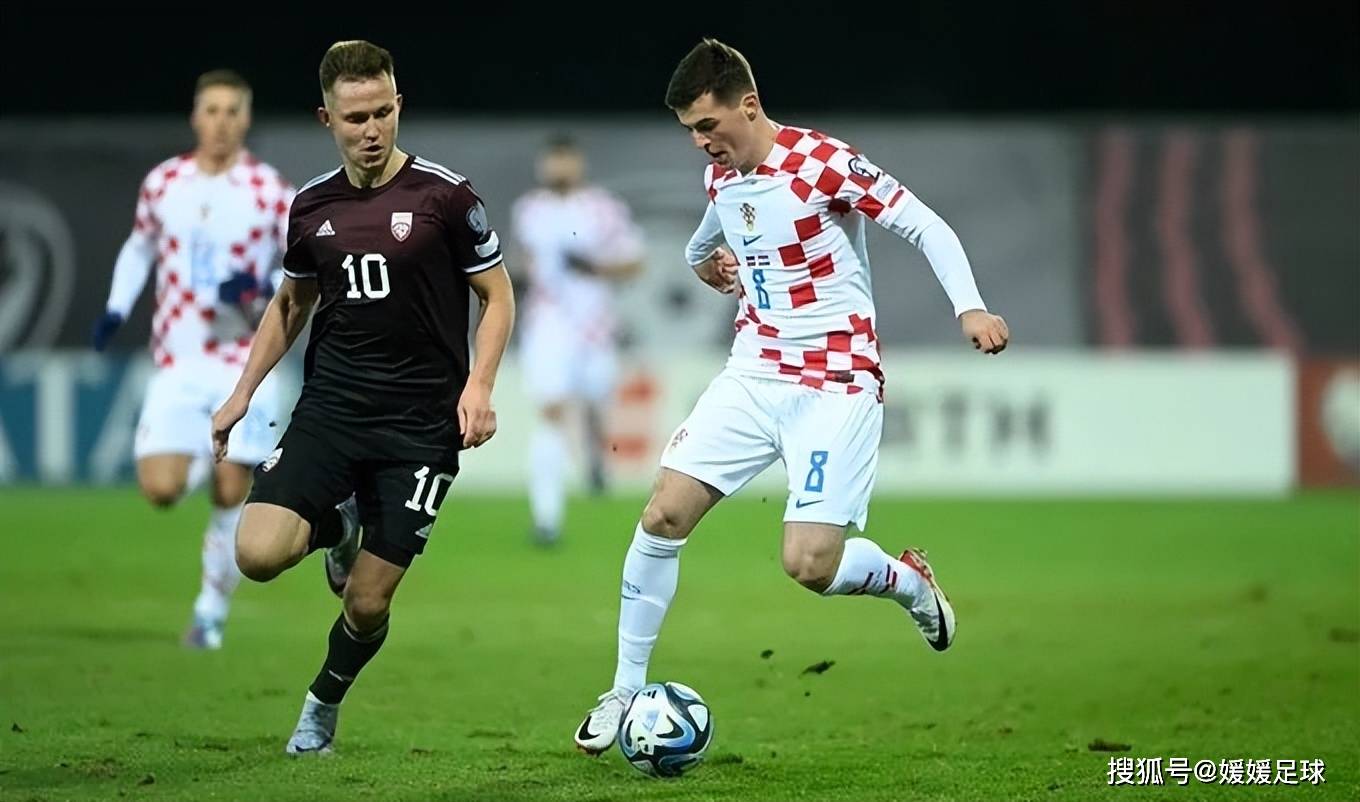 哈萨克斯坦队员取得进球，帮助球队胜出