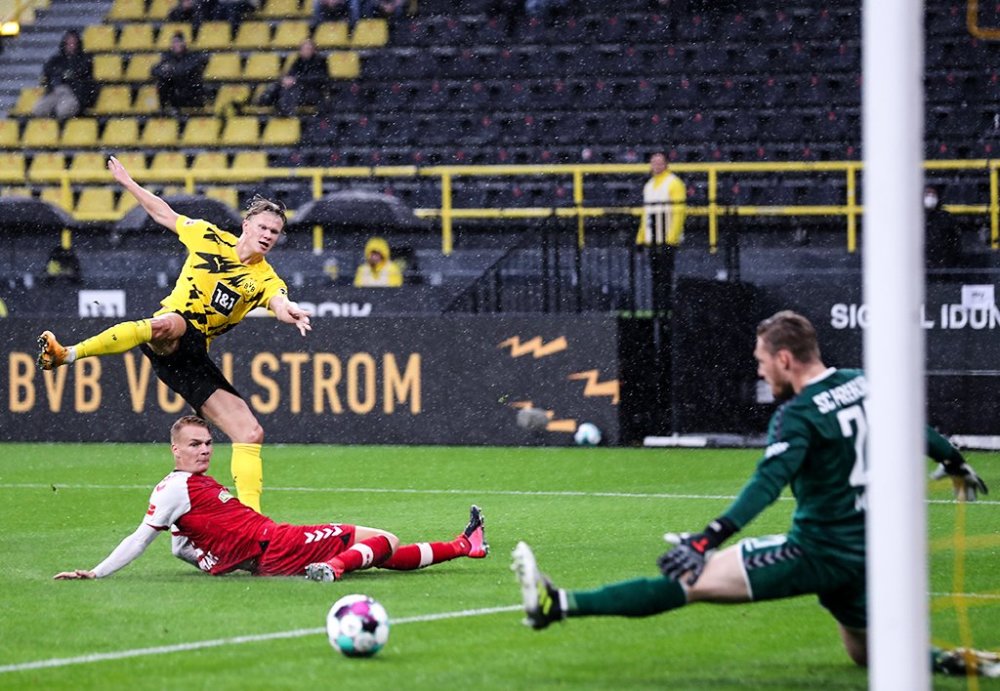 od体育网页版登录入口-弗赖堡边锋连破门，实现帽子戏法助球队大胜的简单介绍