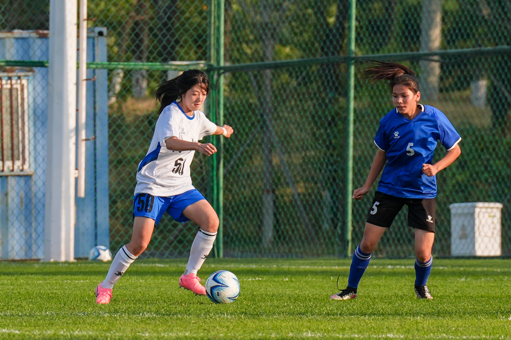 包含精彩一刻：女子球队绽放光芒的词条