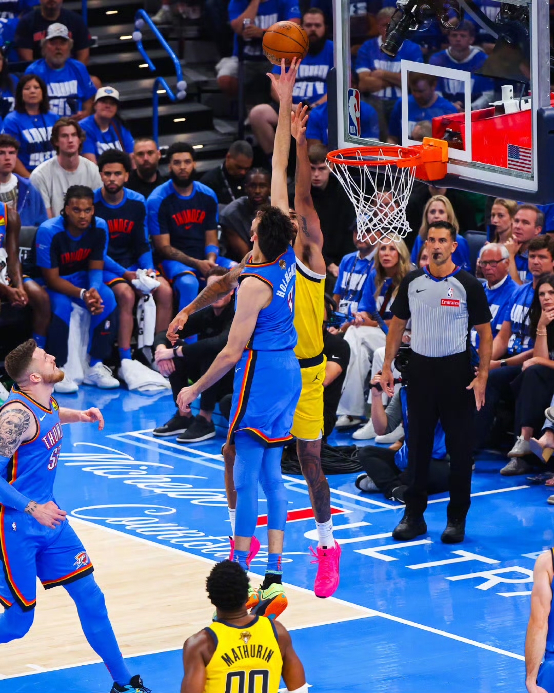 关于热火大胜公牛，奇才击败步行者的信息